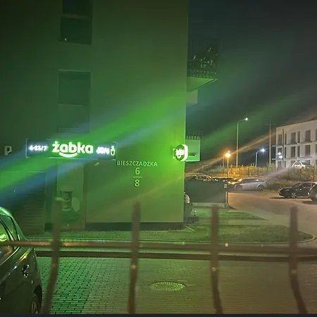 Nowoczesne 40m2, 2 Pokoje, Hala Garazowa, Balkon, Widok Na גדינייה