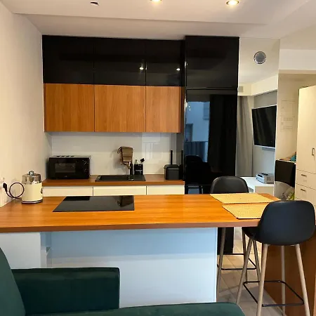 Nowoczesne 40m2, 2 Pokoje, Hala Garazowa, Balkon, Widok Na דירה גדינייה