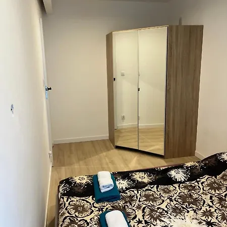 דירה Nowoczesne 40m2, 2 Pokoje, Hala Garazowa, Balkon, Widok Na *
