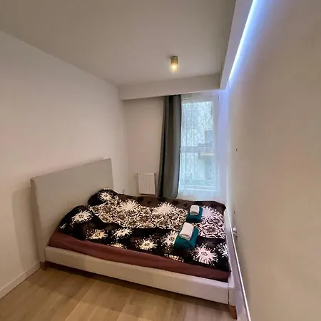 דירה Nowoczesne 40m2, 2 Pokoje, Hala Garazowa, Balkon, Widok Na גדינייה